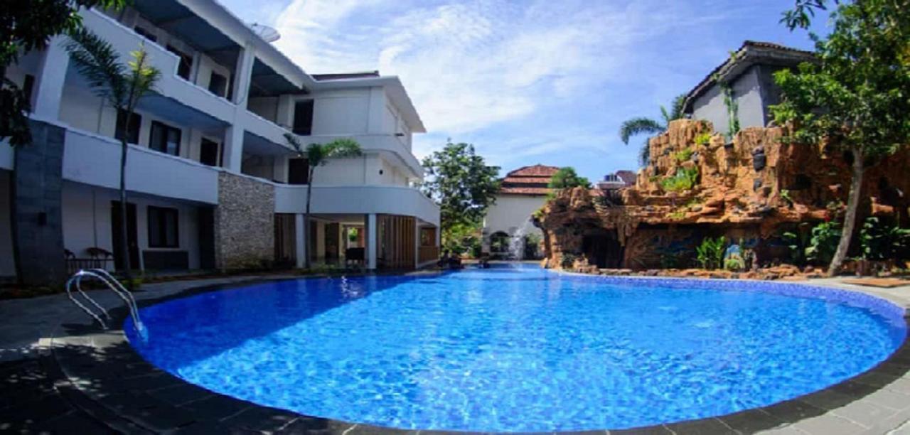 Long Beach Hotel 庞岸达兰 外观 照片